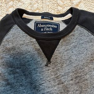 Abercrombie & Fitch muscle sweatshirt